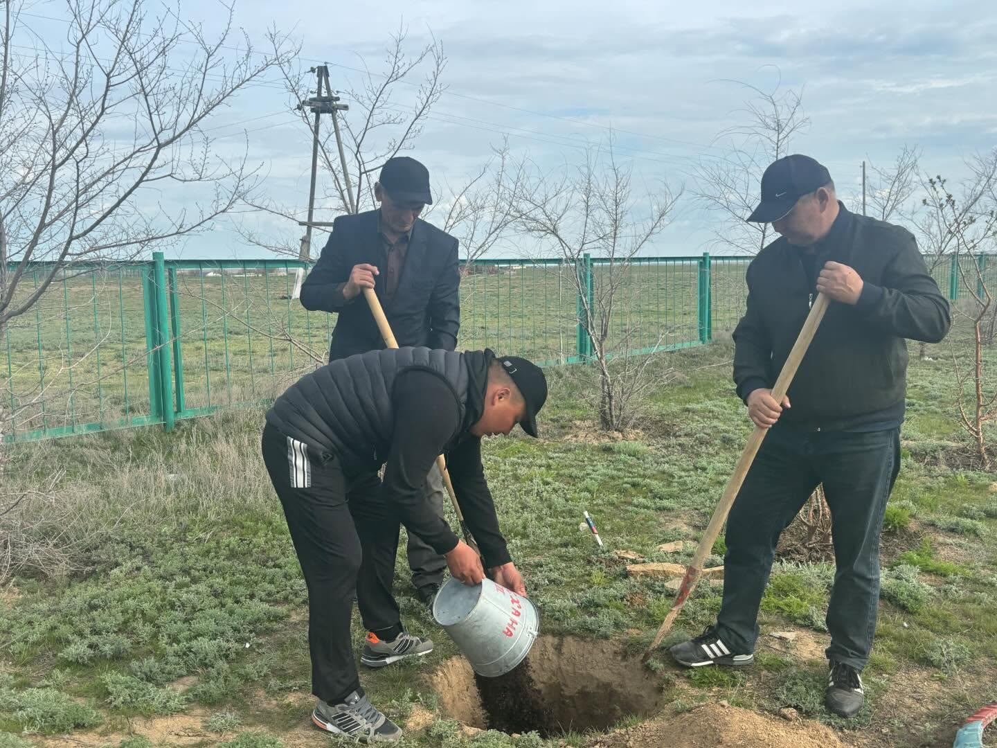 Төраға Ақшатау және Қаракемер ауылдарына көшет отырғызу жұмыстарына атсалысты