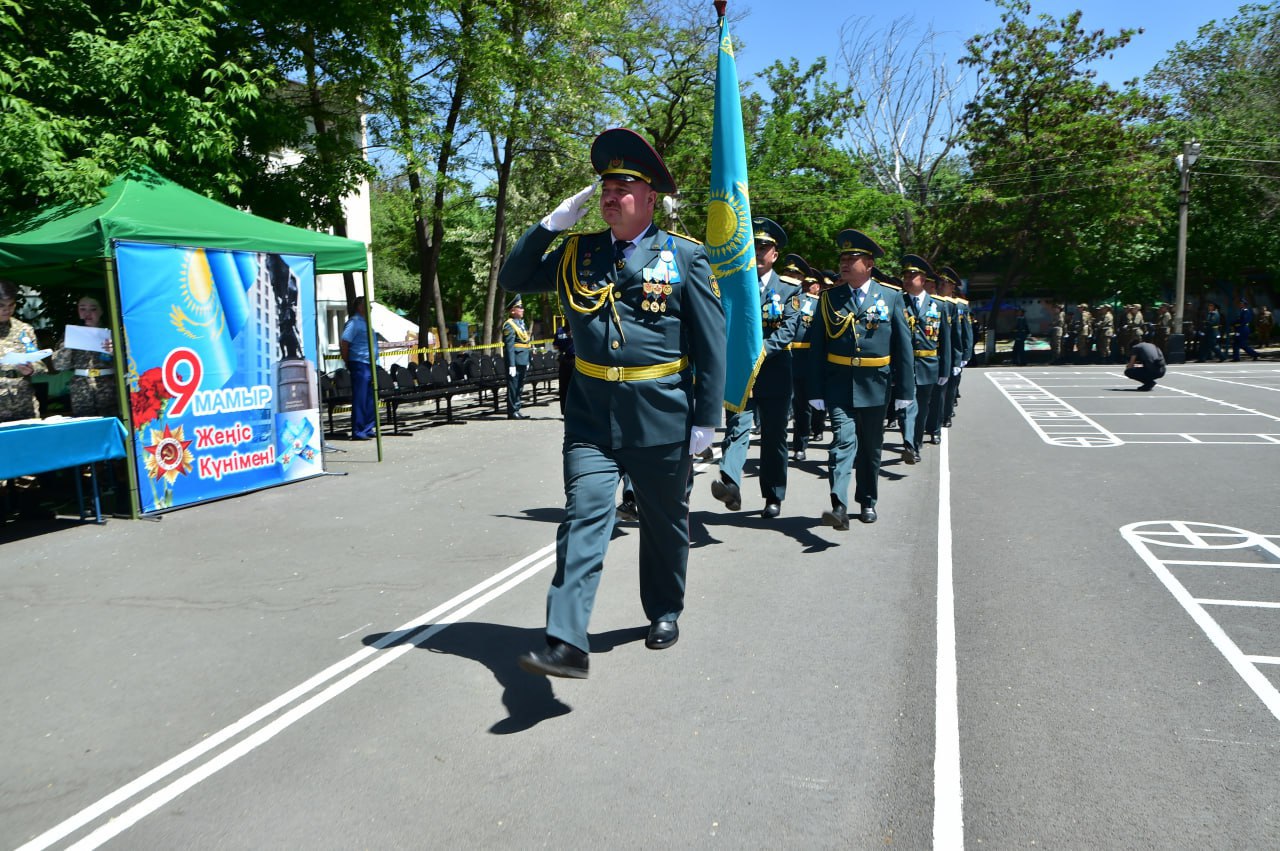 КазНУ провел военно-патриотическое мероприятие «Батырларға тағзым»
