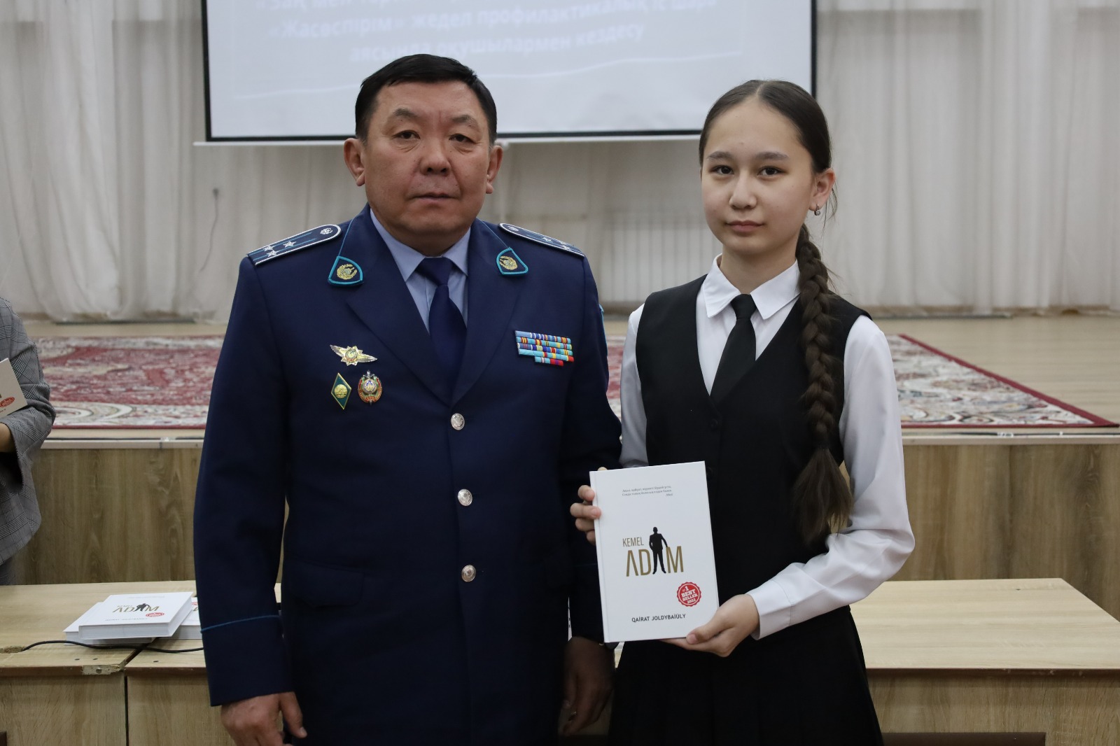 Открытый диалог: встречу со школьниками провел начальник ДП Жамбылской области