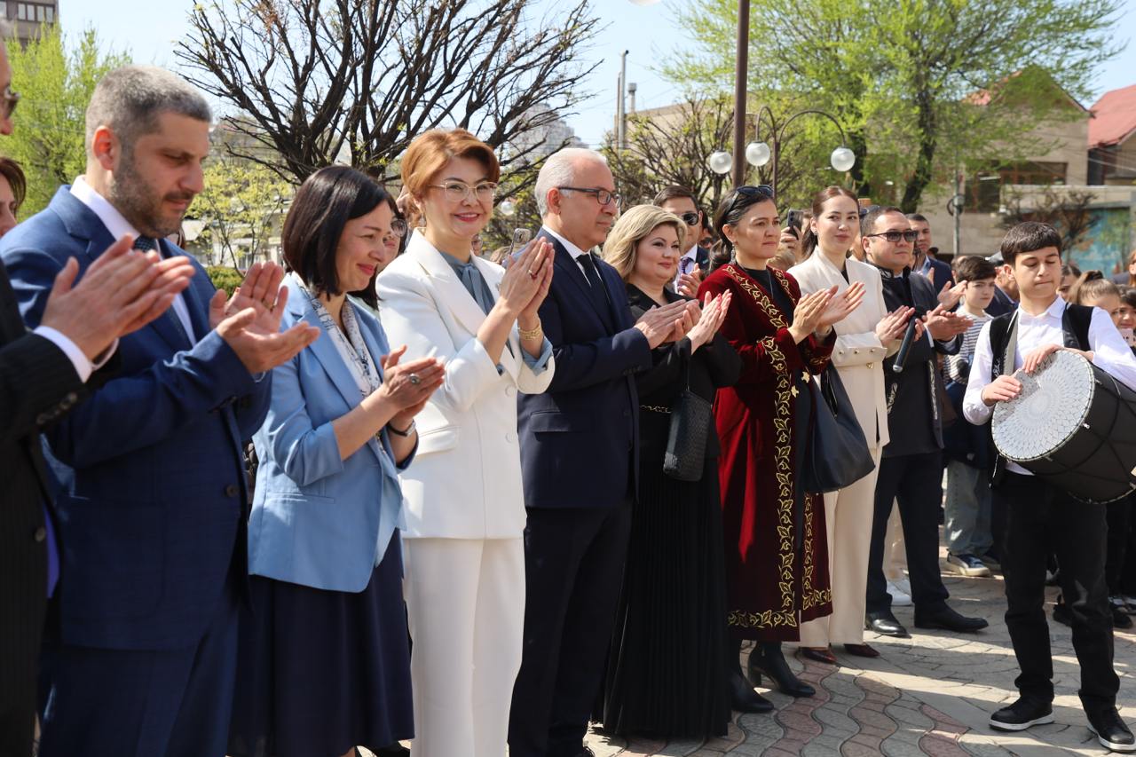 В Ереване открылся Парк имени Абая Кунанбайулы