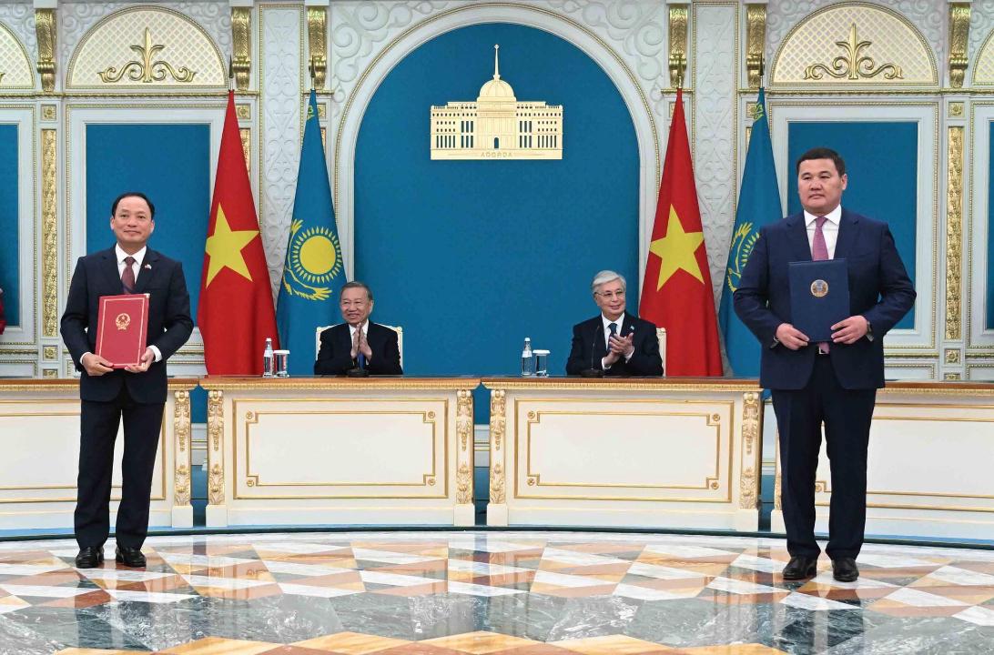 Подписан меморандум об установлении побратимских отношений между акиматом Кызылординской области и провинцией Хынг Йен