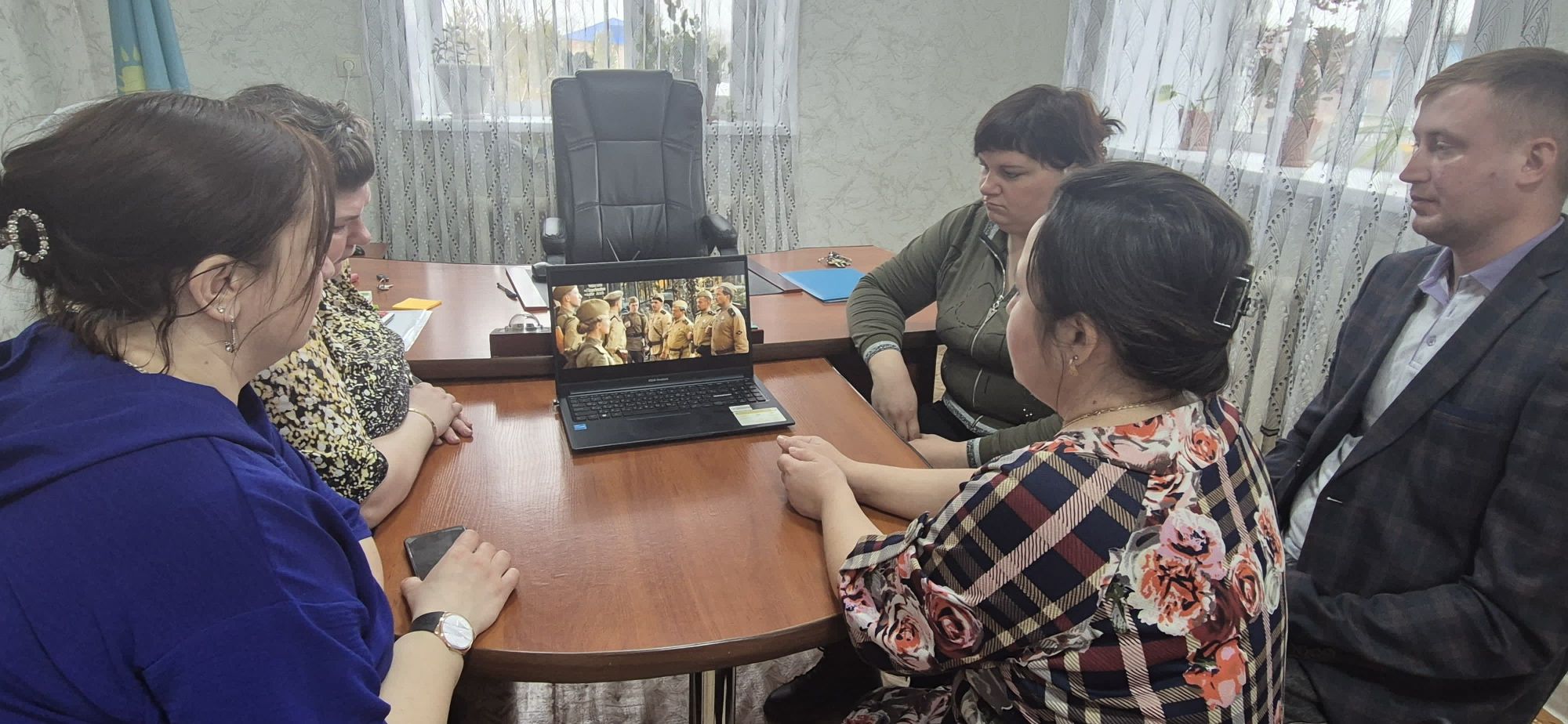 Просмотр военно-патриотического фильма