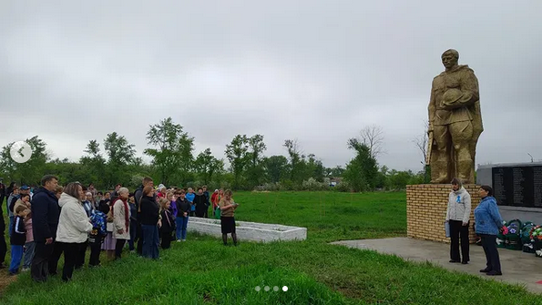 9 мая в селе Костряковка прошла церемония памяти, посвящённая героям Великой Отечественной войны.