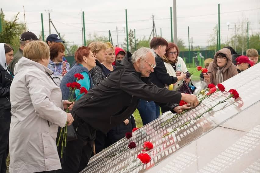 В городе Мамлютка состоялось памятное мероприятие, посвящённое 80-летию Победы в Великой Отечественной войне.
