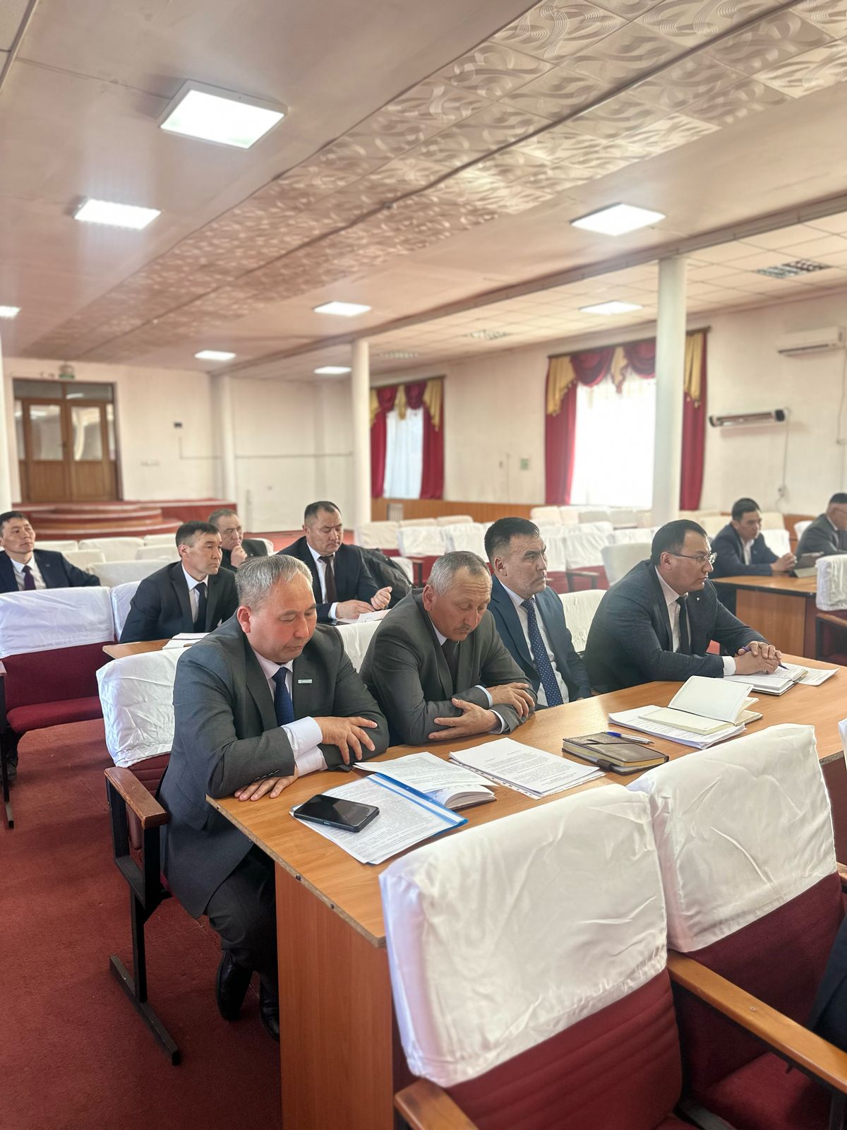 2025 жылдың 31 наурыз күні VIII шақырылған Ақсуат ауданы мәслихатының кезекті ХХVI сессиясы өтті.