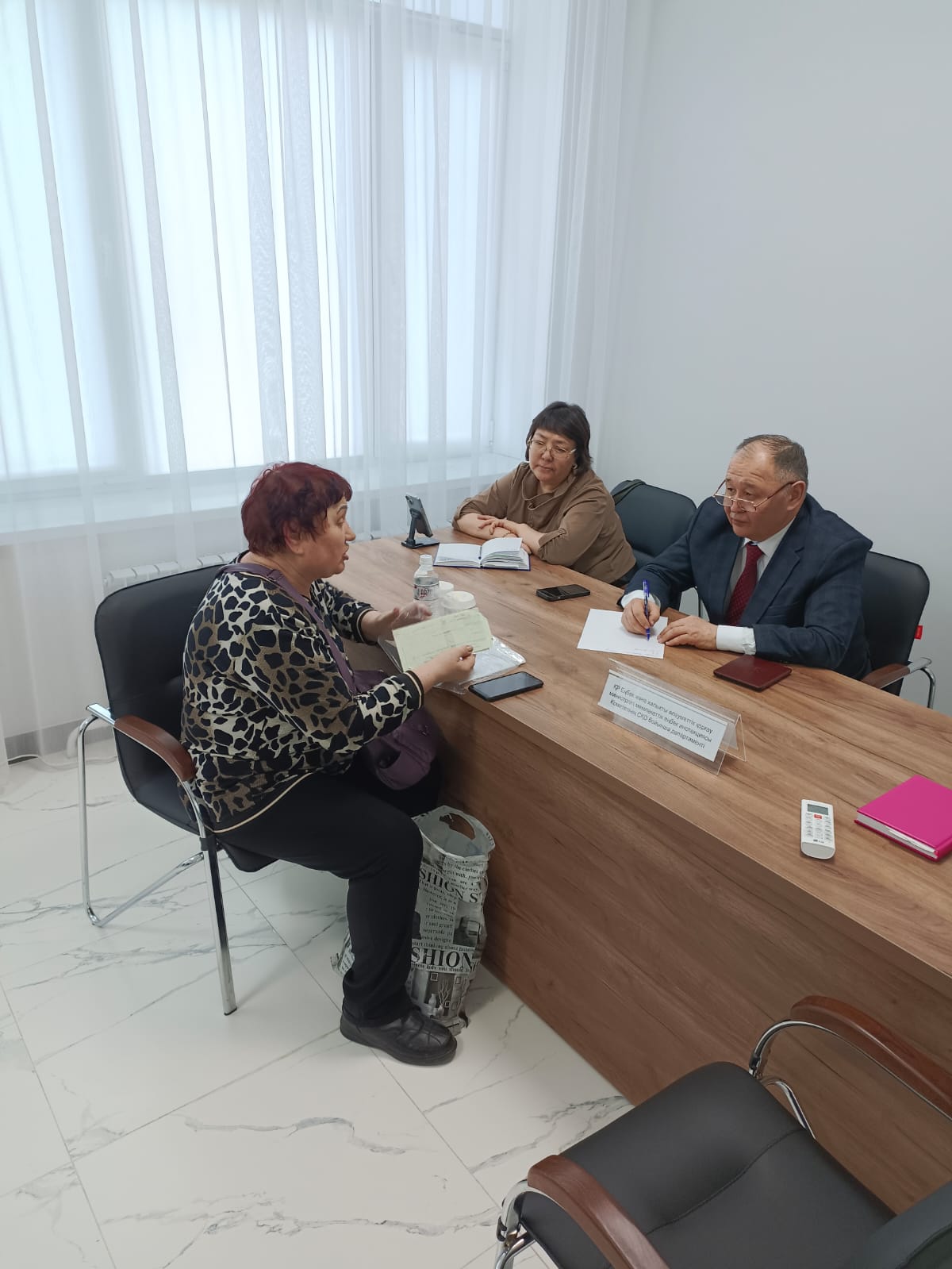 Азаматтарды қабылдау орталығында өзекті салалар бойынша Қабылдау күндеріне қатысу