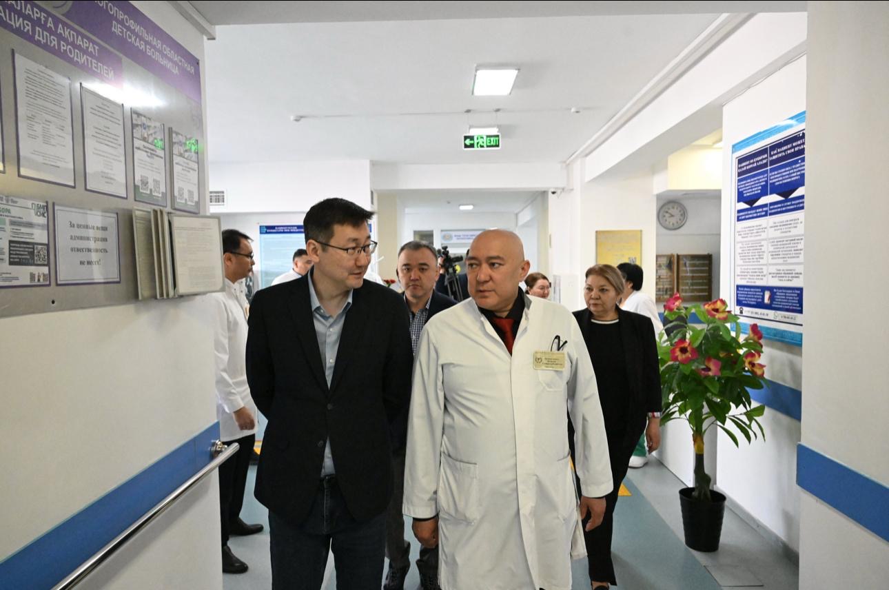 ПЕРВЫЙ ВИЦЕ-МИНИСТР ЗДРАВООХРАНЕНИЯ ПРОВЕЛ ВСТРЕЧУ С ЖИТЕЛЯМИ ОБЛАСТИ ЖЕТІСУ
