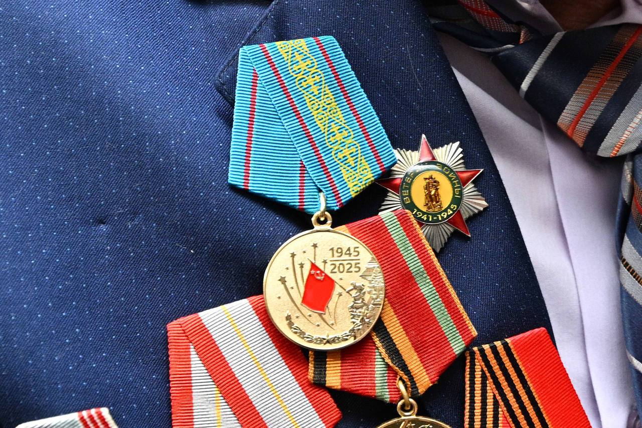 В области Абай почтили ветеранов войны