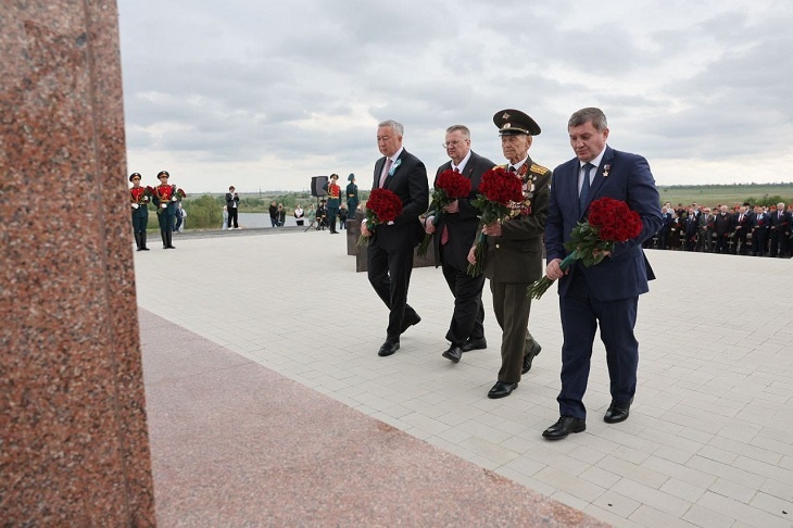 Мемориал воинам-казахстанцам открыли в Волгоградской области