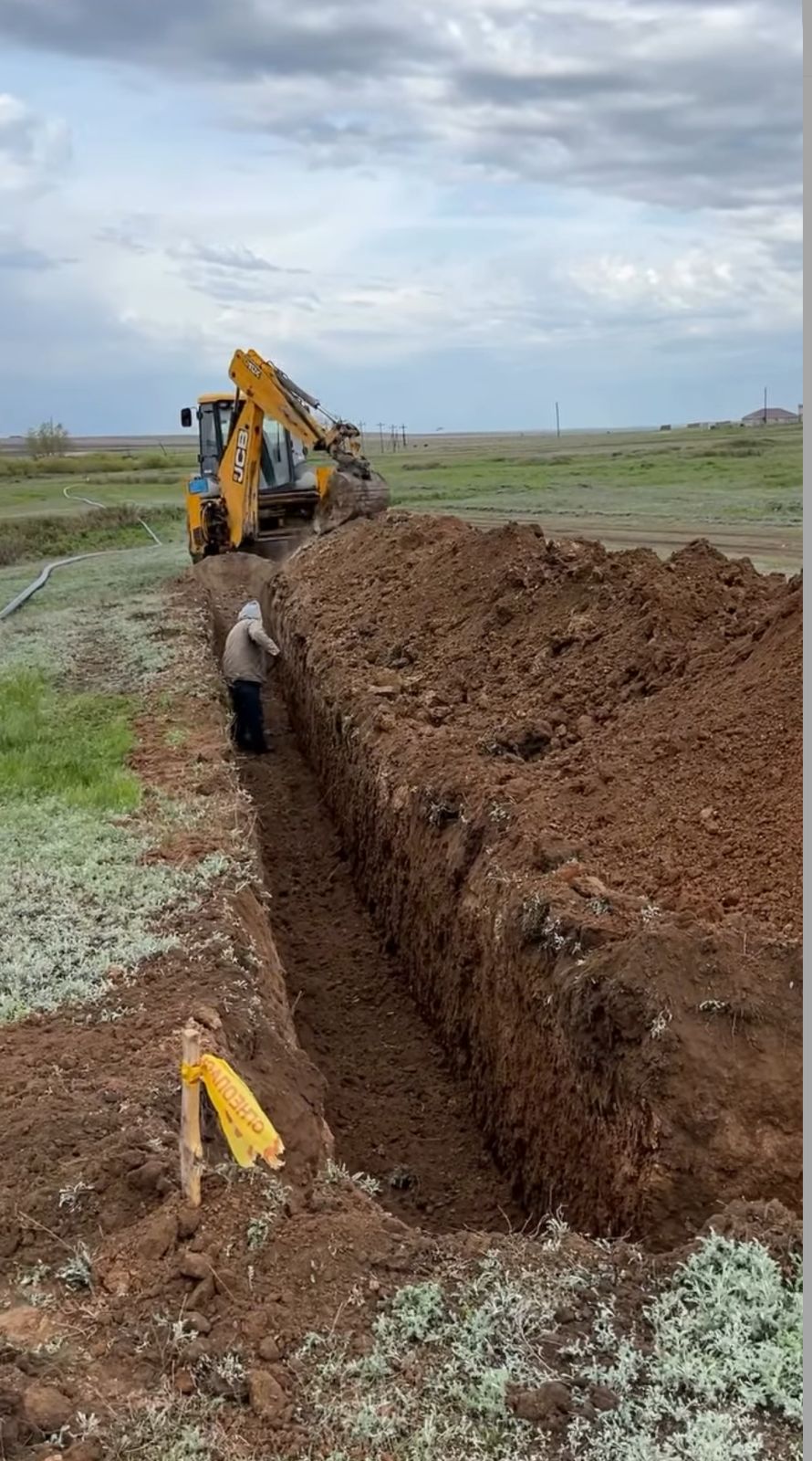 🔹Хазірет ауылдық округінде ауылішілік газ құбырын тарту жұмыстары жүргізілуде.  🔹В селе Хазретовка ведутся работы по строительству внутрипоселкового газопровода.