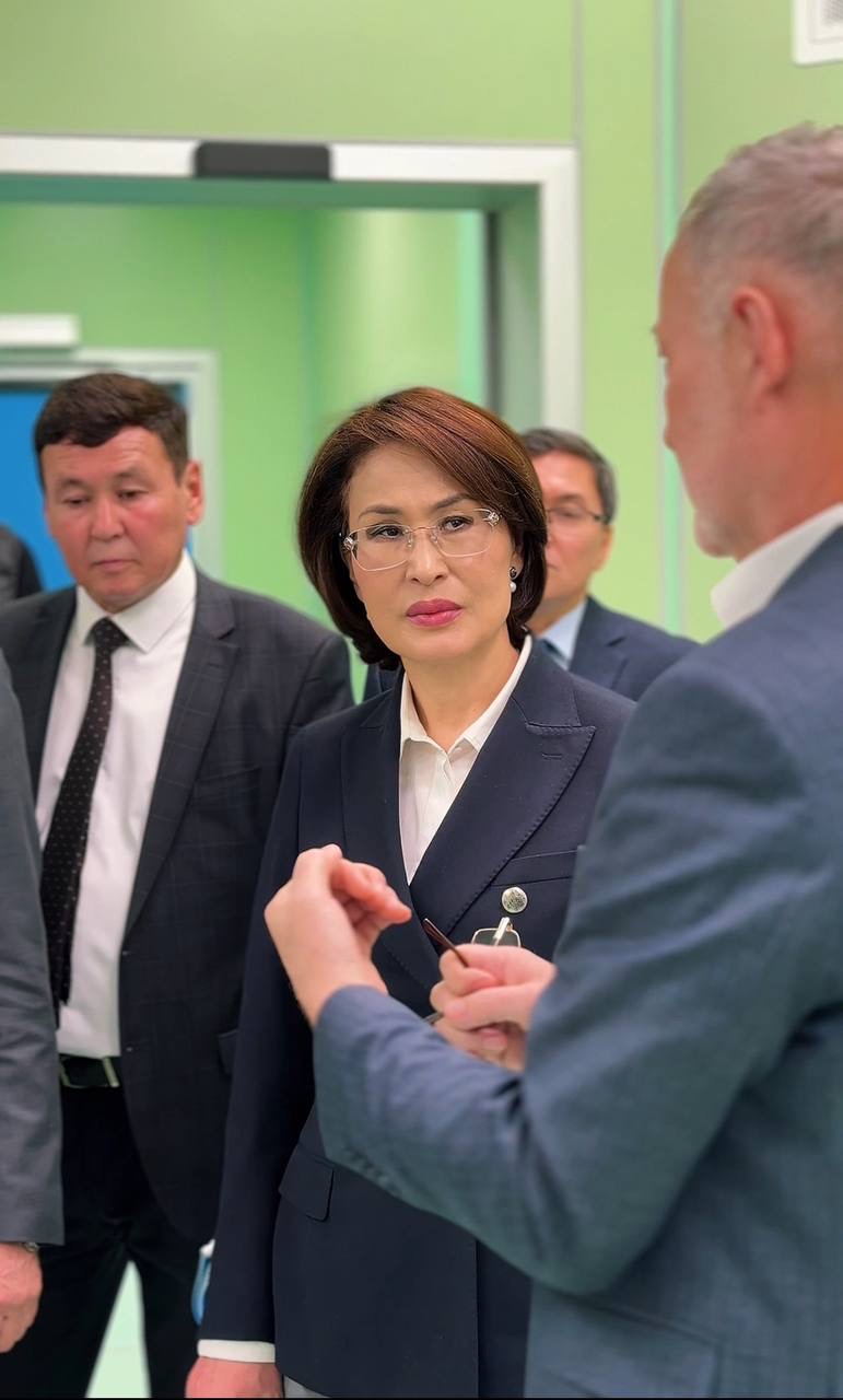 ГЛАВА МИНЗДРАВА ПОСЕТИЛА С РАБОЧЕЙ ПОЕЗДКОЙ МЕДИЦИНСКИЕ И ФАРМАЦЕВТИЧЕСКИЕ ОРГАНИЗАЦИИ АЛМАТЫ