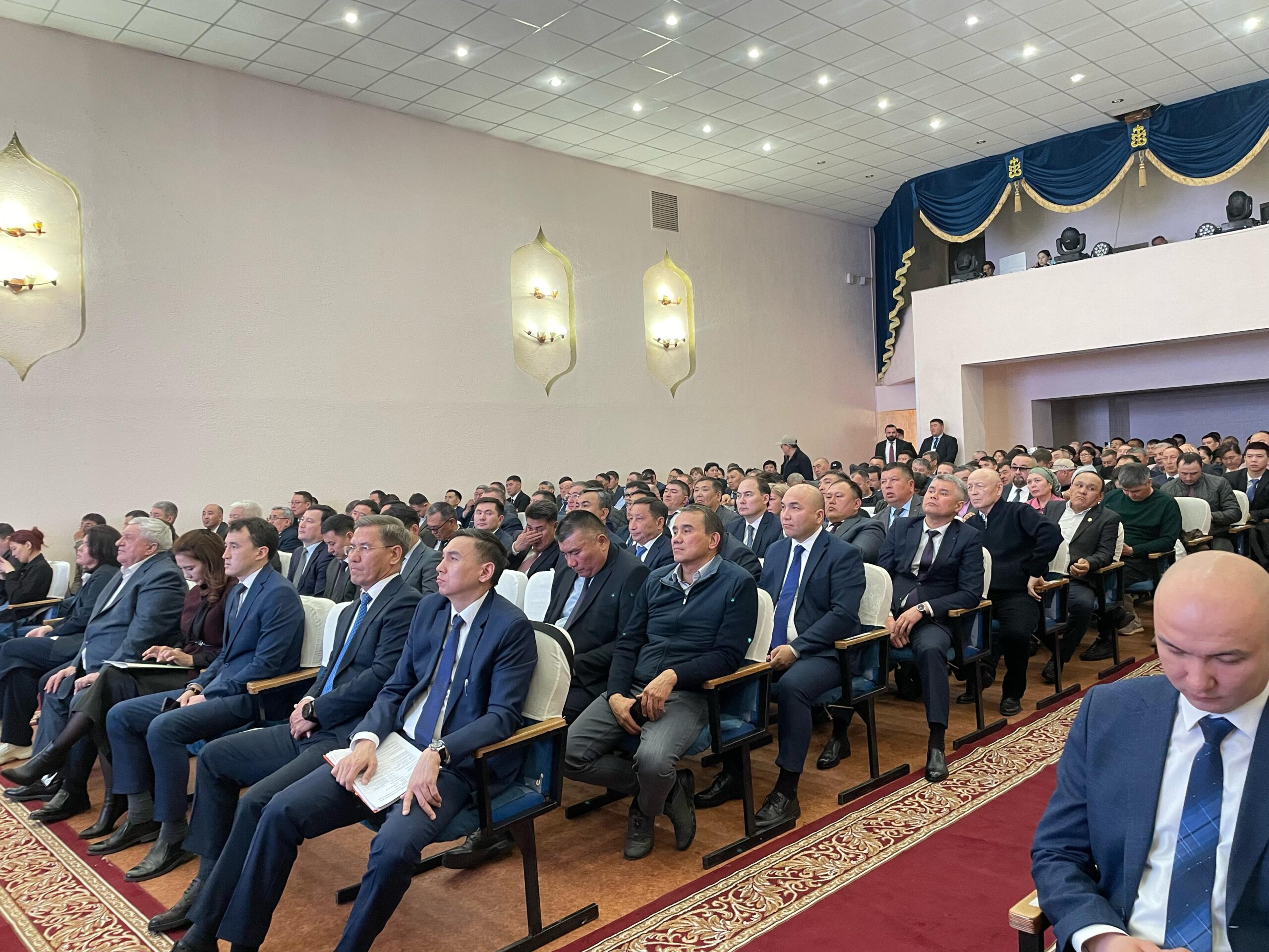 В посёлке Ботакара состоялся областной «Агросовет 2025», посвящённый подготовке к весенне-полевым работам.