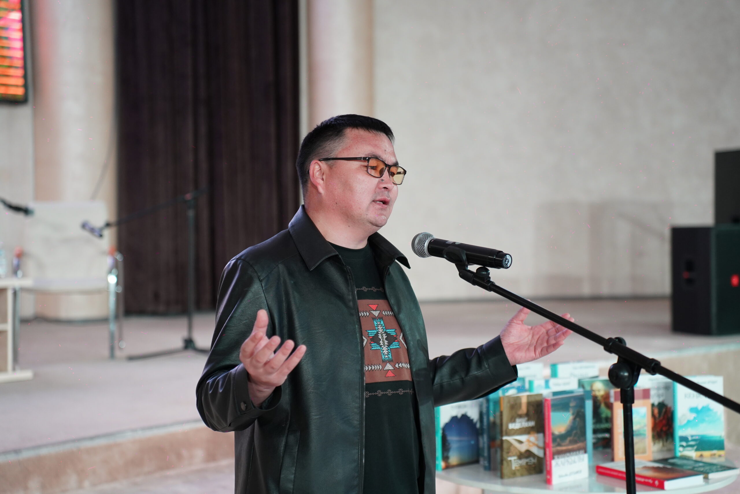 «КІТАП – ҰЛТТЫҚ ҚҰНДЫЛЫҚ»: ВТОРОЙ ДЕНЬ РЕСПУБЛИКАНСКОГО КНИЖНОГО ФЕСТИВАЛЯ В ЖАМБЫЛЕ БЫЛ НАСЫЩЕН СОДЕРЖАТЕЛЬНЫМИ МЕРОПРИЯТИЯМИ