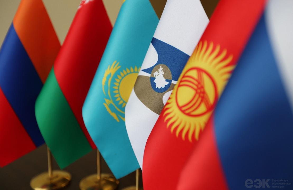 Совет ЕЭК продлил возможность действия национальных регистрационных удостоверений после 2025 года.