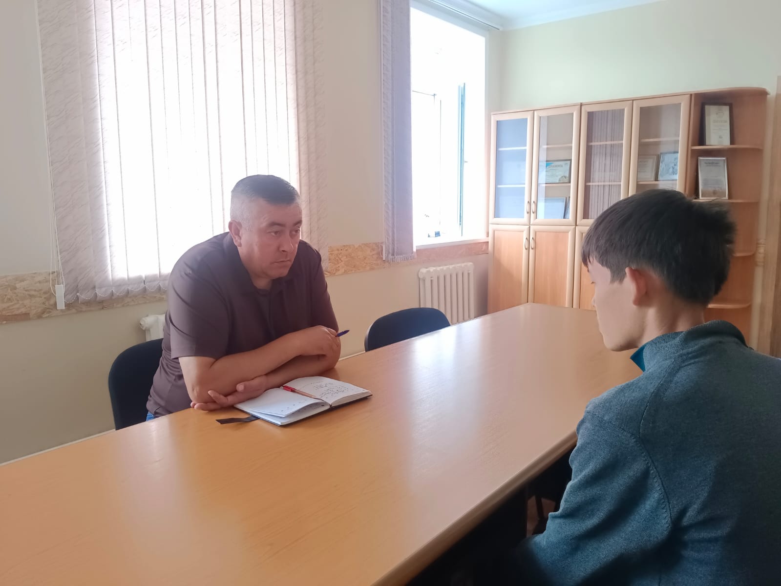 Согласно графика, депутат Жаксынского районного маслихата Буздуган В.А. провел прием граждан