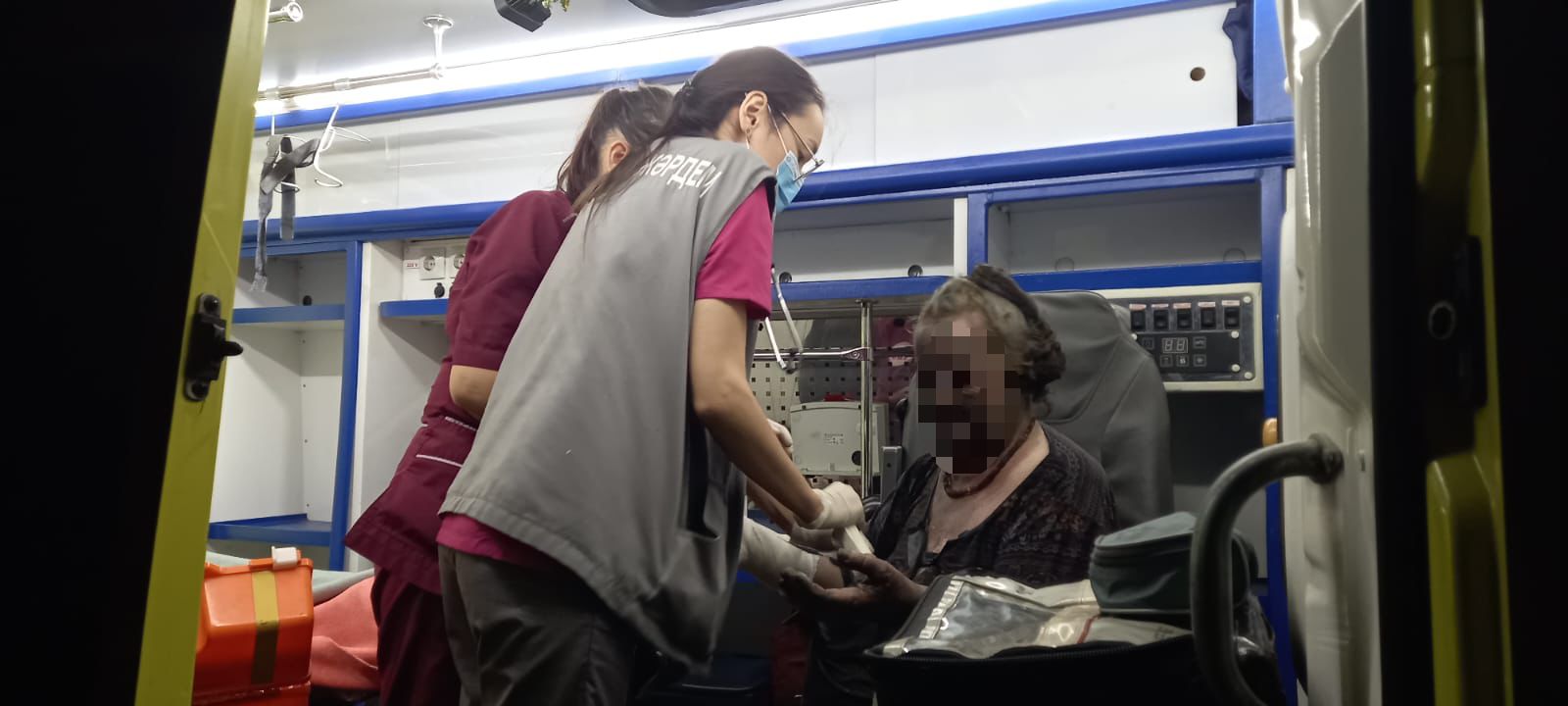 Сотрудники МЧС спасли и эвакуировали 19 человек при пожаре
