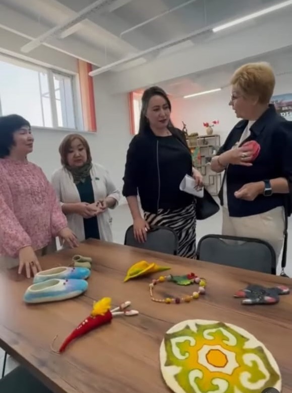 Депутаты областного маслихата совместно с представителями партии «AMANAT» провели мониторинг КГУ «Центр активного долголетия» в рамках партийного проекта «Ардагерлерді ардақтайық»