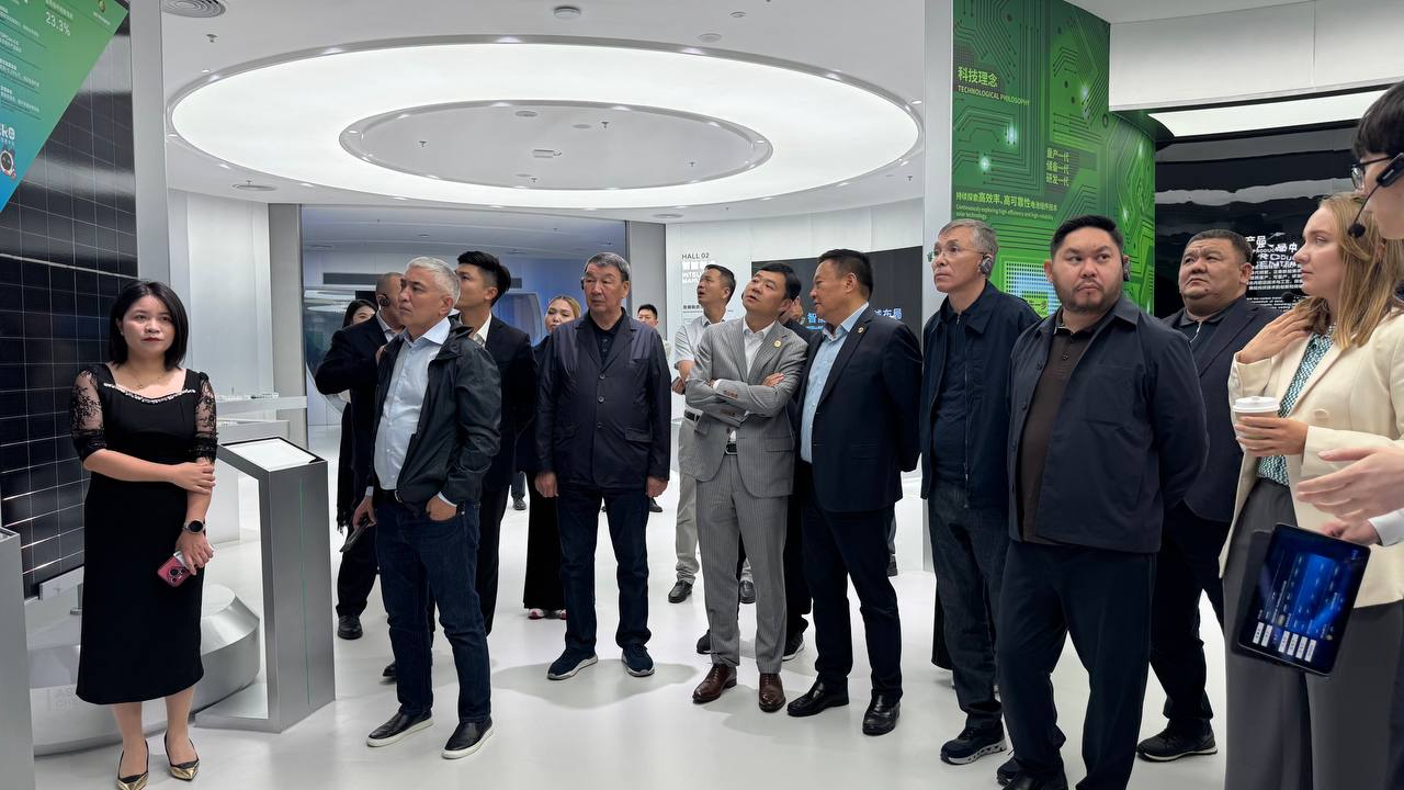 Делегация из Алматинской области посетила ведущего производителя фотоэлектрических компонентов Astronergy