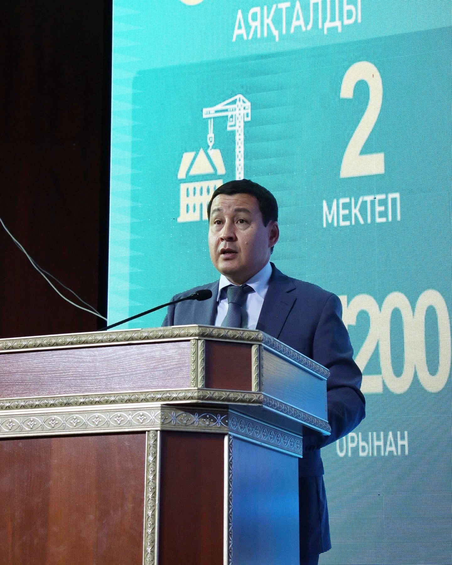 Благоустройство Актау набирает обороты: установлены новые площадки, скамейки и урны