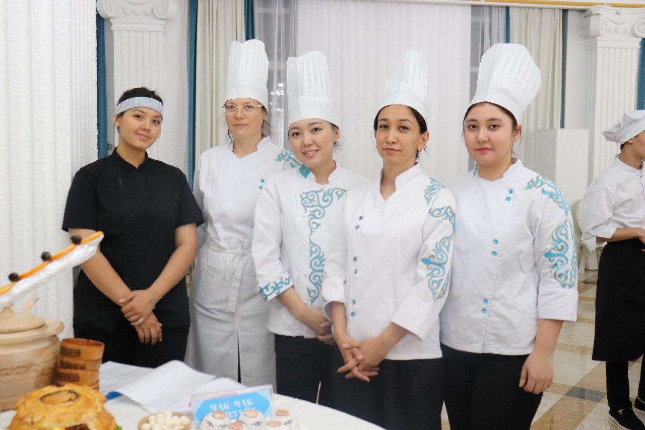 В Алматы прошёл первый республиканский конкурс «Ұлттық дәм фестивалі» в рамках Года рабочих профессий