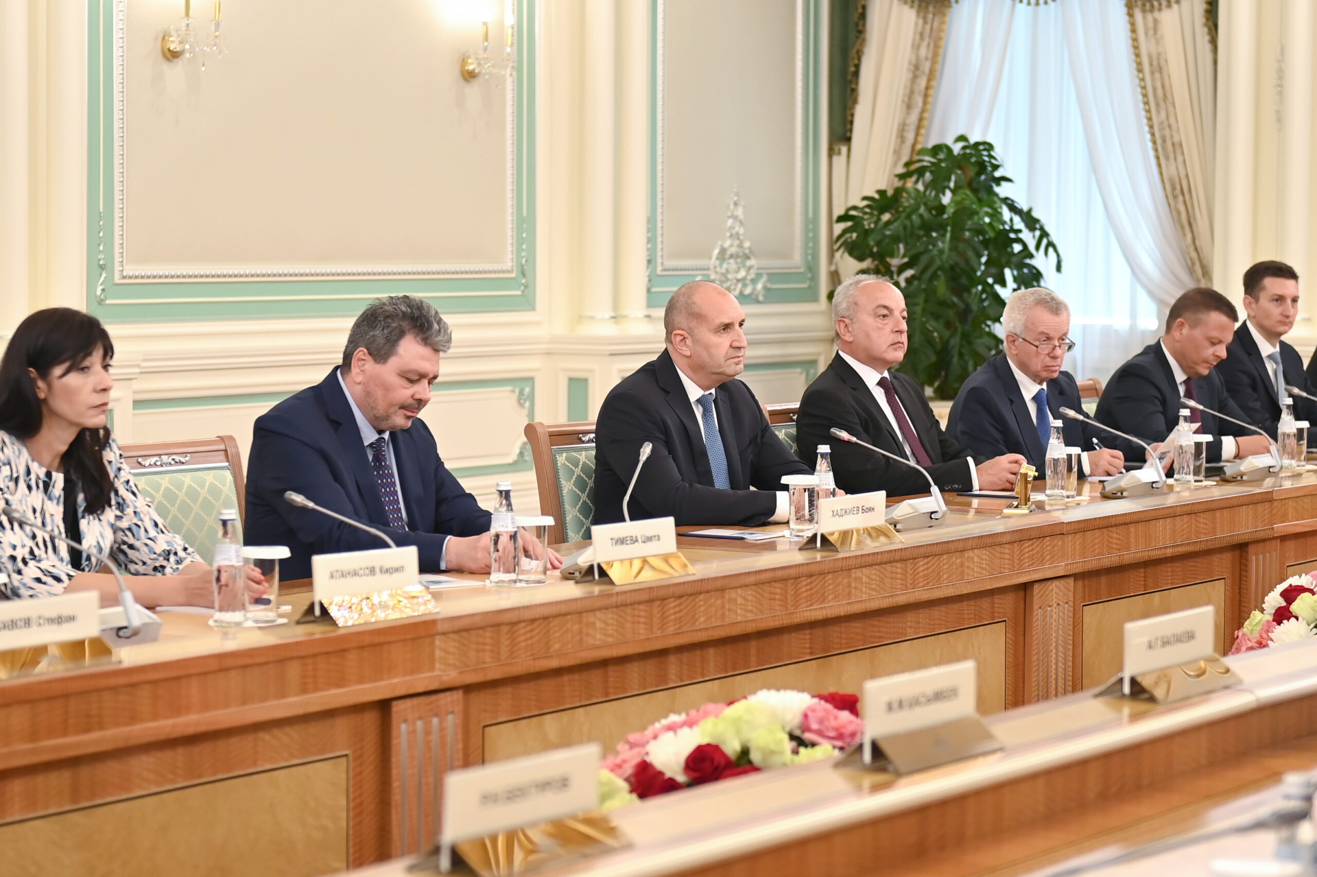 Президенты Казахстана и Болгарии провели переговоры в расширенном формате