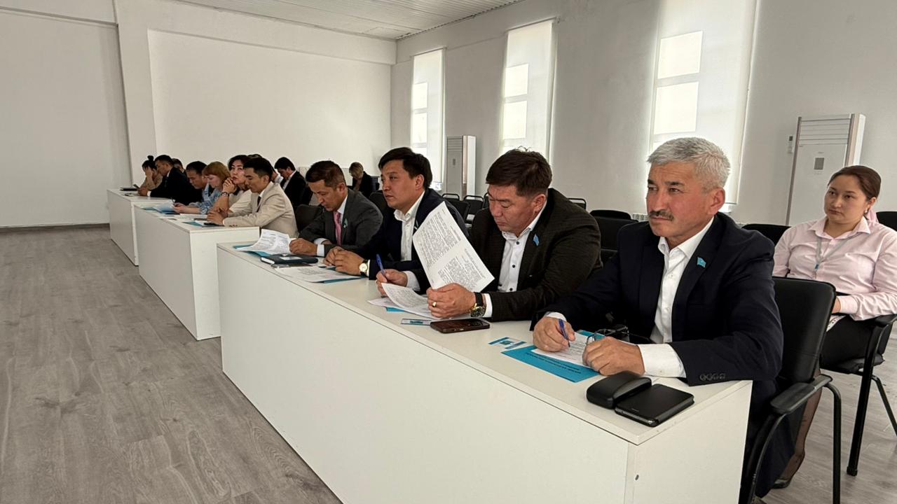 Қосшы қаласы мәслихатының тұрақты комиссияларының отырысы өтті