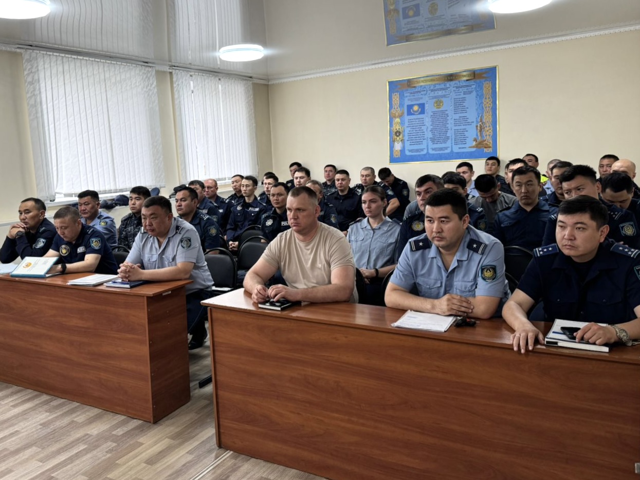 Укрепление законности и борьба с коррупцией: выездная встреча с полицейскими Атбасарского района