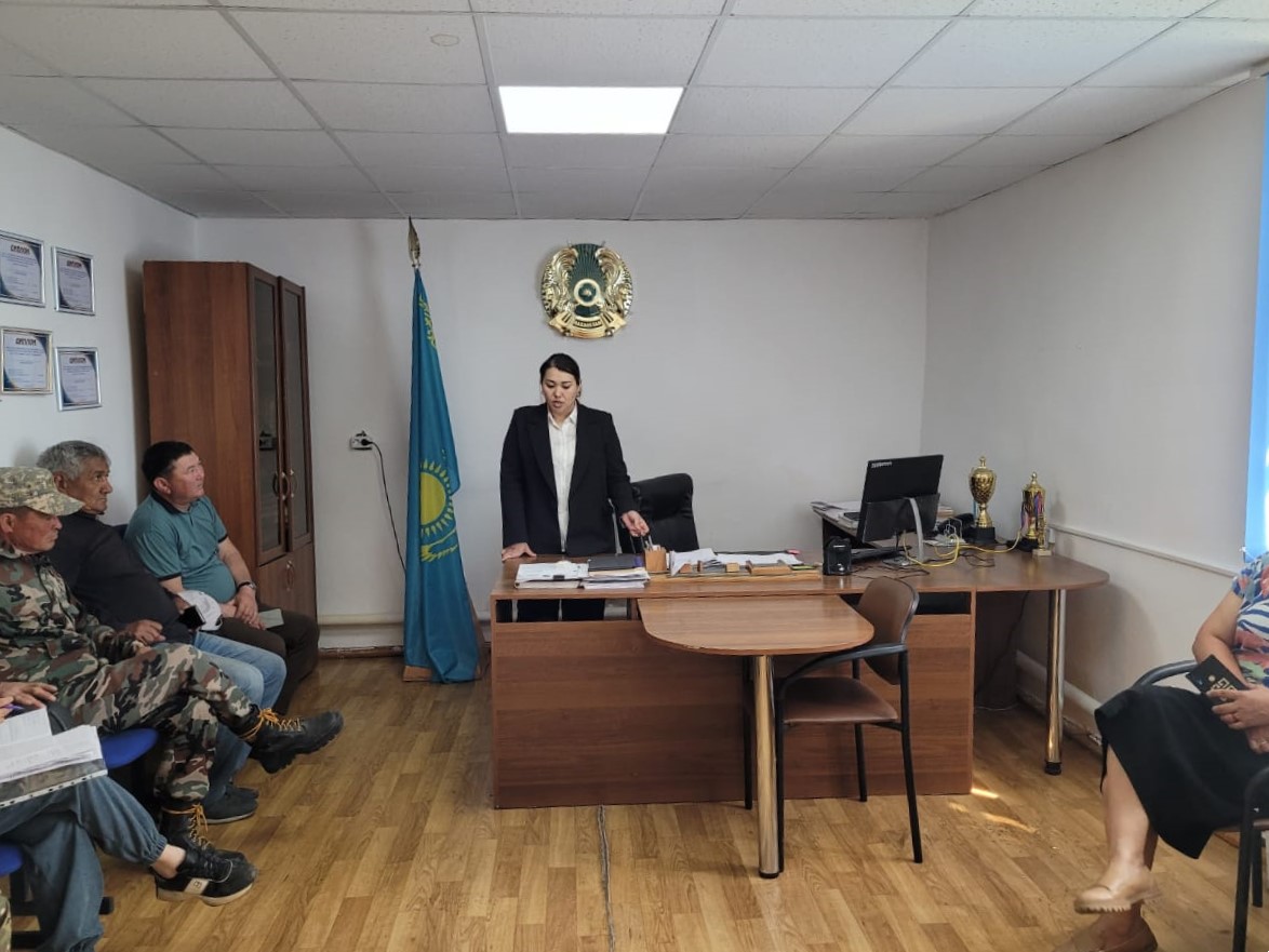 Встреча с предпринимателями и руководителями крестьянских хозяйств в акимате сельского округа Белес