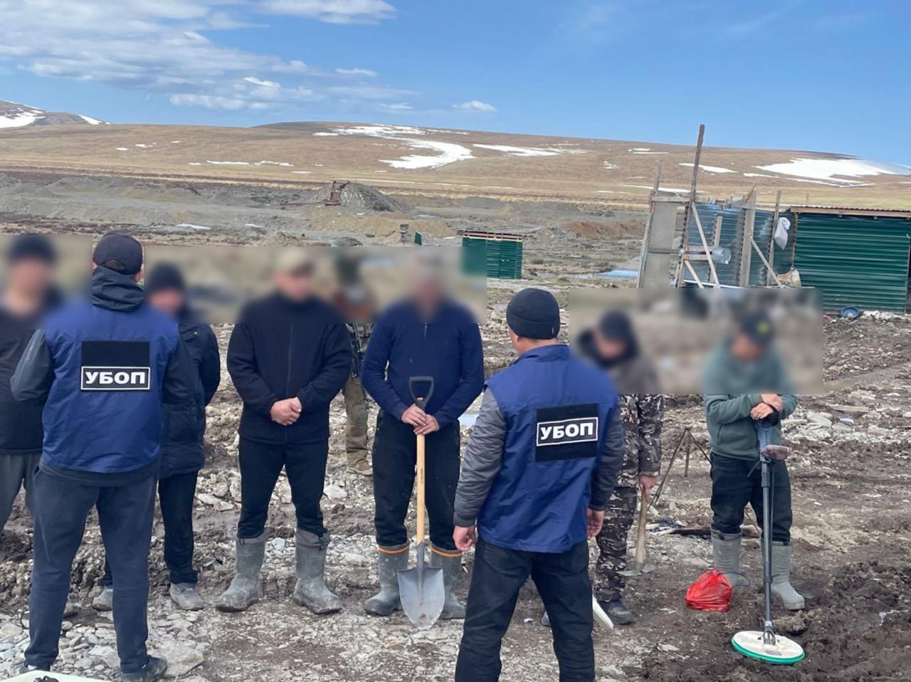 Полиция ВКО пресекла незаконную добычу золота с применением спецтехники