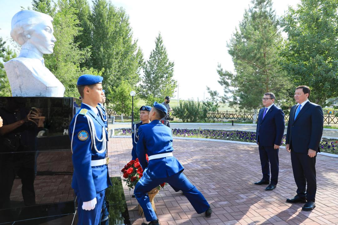 В селе Булак почтили память Алии Молдагуловой