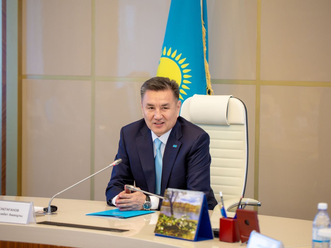 В честь профессионального праздника аким ВКО наградил работников культуры и искусства