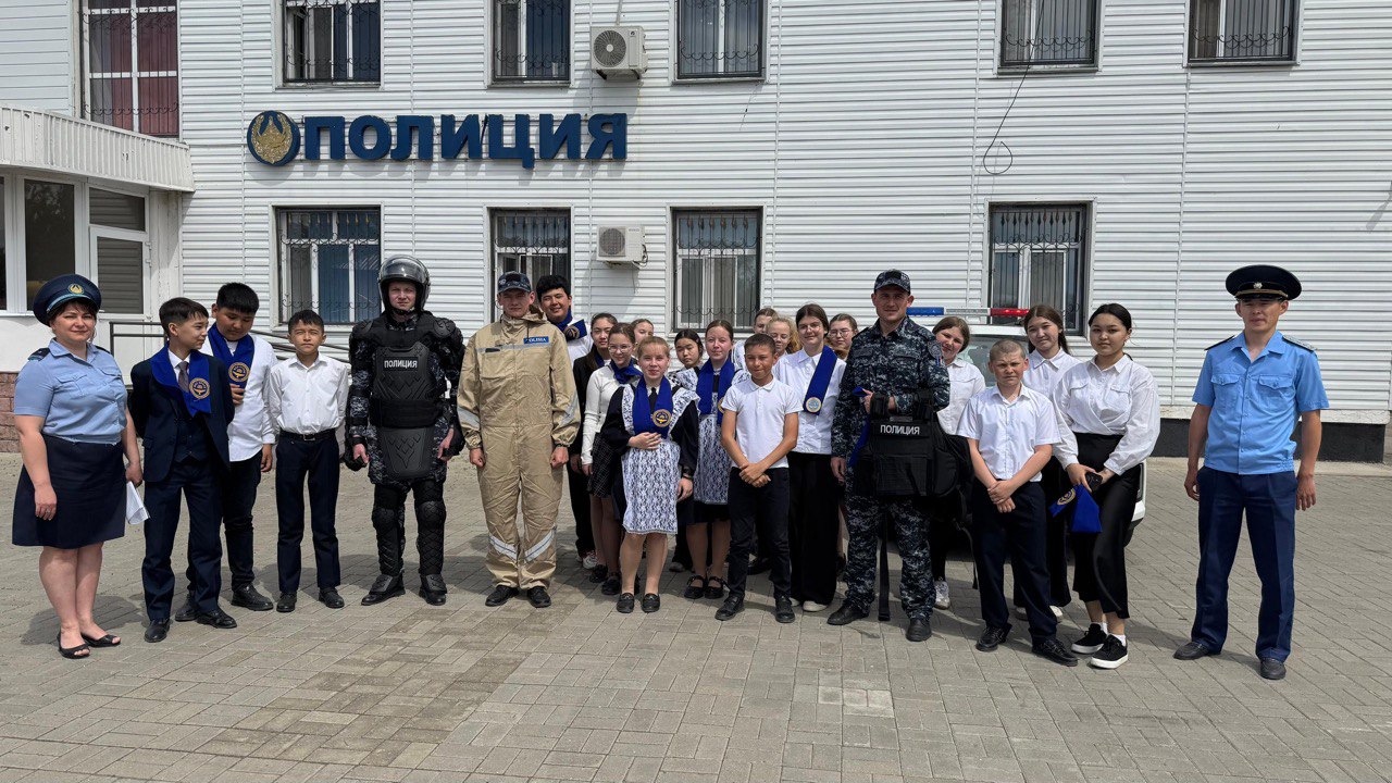 В рамках патриотического проекта «Жас ұрпақ» для школьников была организована экскурсия в пожарную часть, отдел полиции и медицинское учреждение