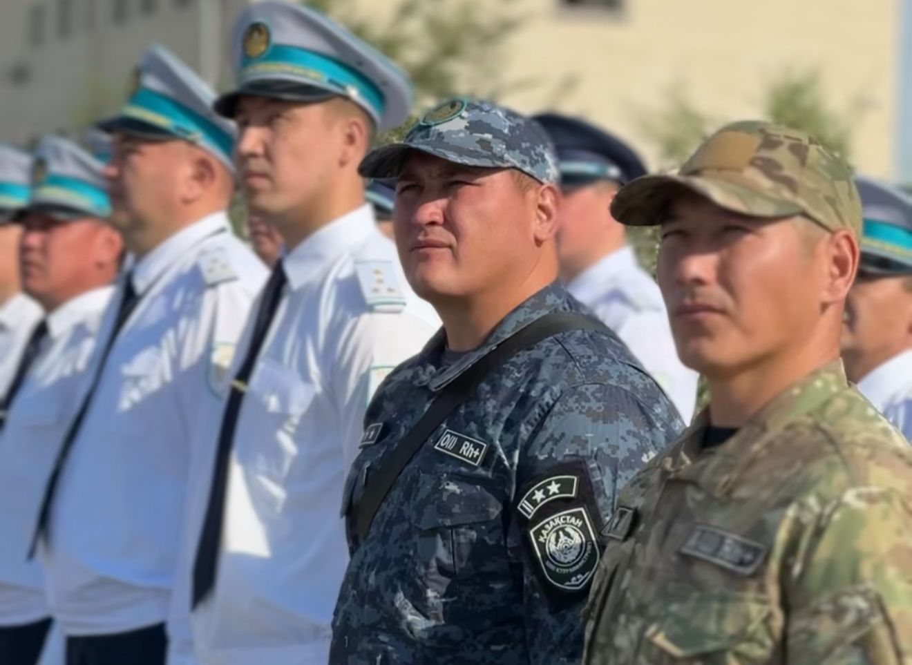 Туркестанской области ДП поднял государственный флаг и исполнил гимн