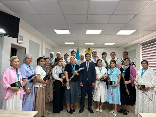 ЗОЛОТЫЕ МАМОЧКИ ПОЛУЧИЛИ СТОЛЫ