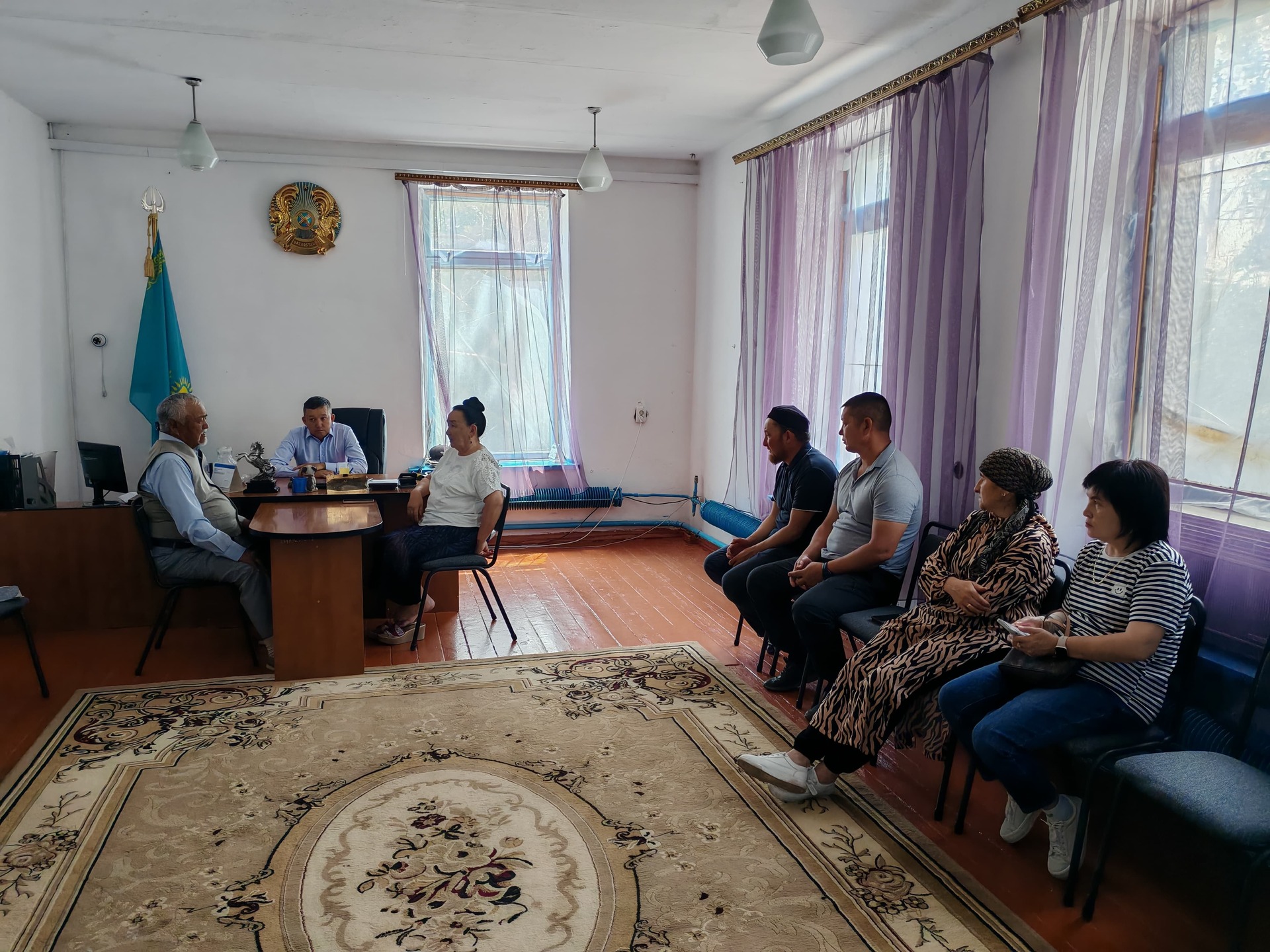 27.06.2025 года в аппарате акима Конырского сельского округа аким отчитался перед населением по вопросам оказания государственных услуг за II квартал 2025 года
