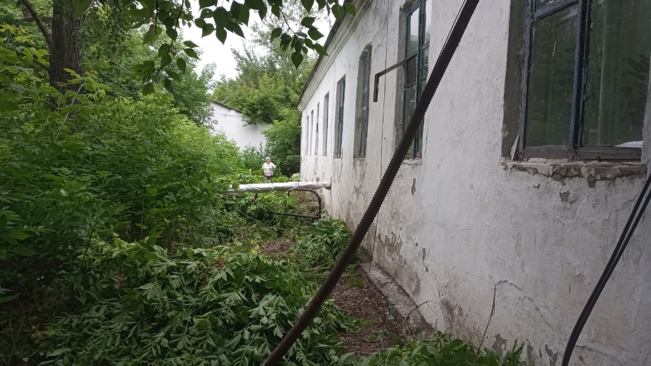 В рамках эко-программы «Таза Қазақстан» в селе Костряковка продолжаются работы по благоустройству территории.