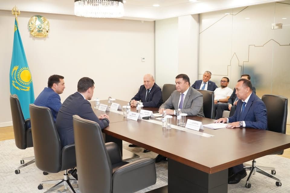 АКИМ ТУРКЕСТАНСКОЙ ОБЛАСТИ ВСТРЕТИЛСЯ С ОТВЕТСТВЕННЫМИ ПРЕДСТАВИТЕЛЯМИ КАЗАХСТАНСКОЙ ФЕДЕРАЦИИ ФУТБОЛА
