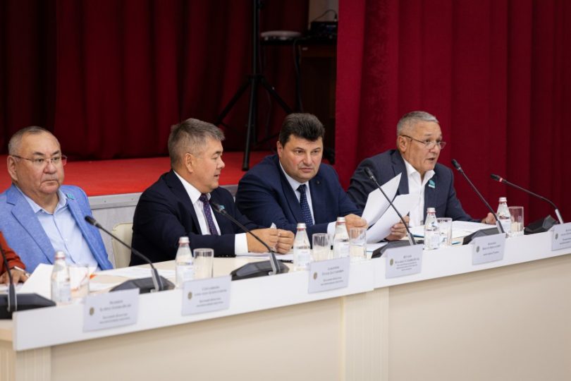 Депутаты Костанайского областного маслихата встретились с населением Рудного