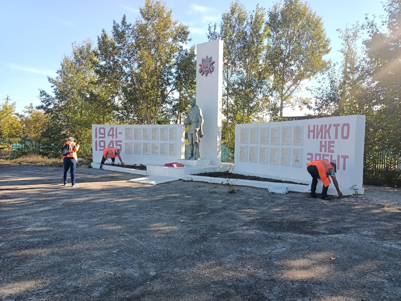 В рамках экологической программы “Таза Казакстан” были проведены работы по чистке вокруг обелиска, а также покос травы. Памятникам погибщего воинам в годы ВОВ обьект из СПУ