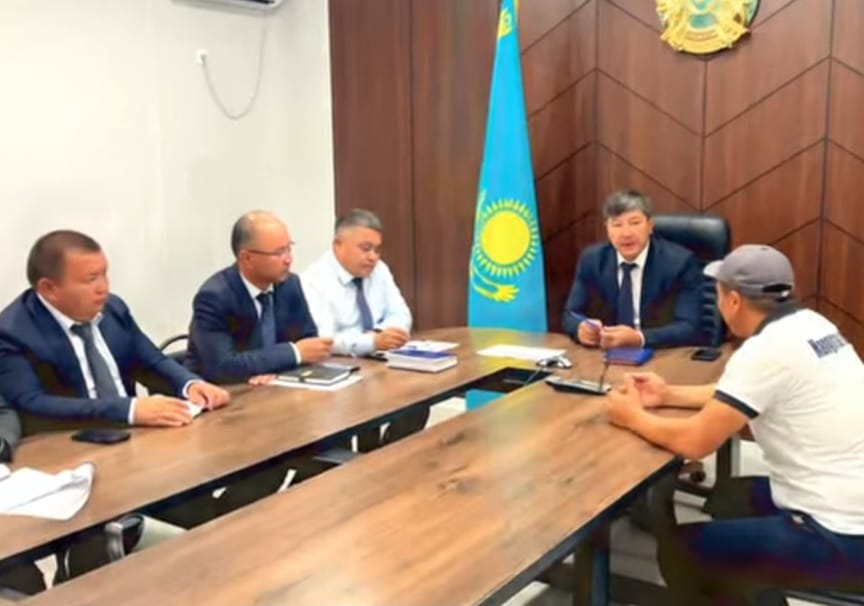 Аким района провёл личный приём