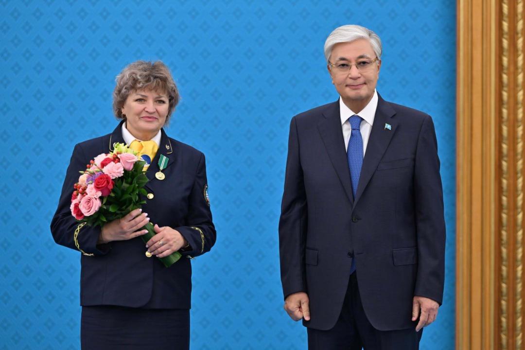 Президент наградил актюбинских работников транспорта государственными наградами