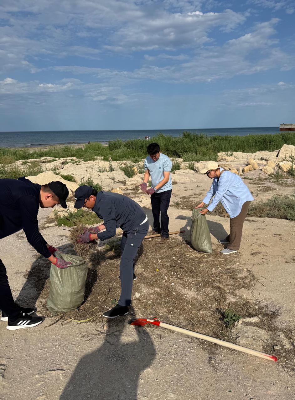 Сотрудники управления государственных закупок приняли активное участие в субботнике