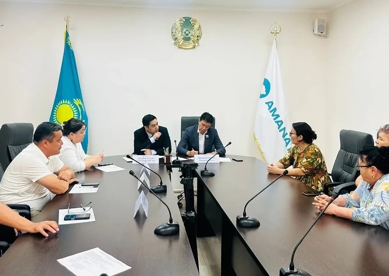 В КЕНТАУ ДЕПУТАТ МАЖИЛИСА ПАРЛАМЕНТА ПРОВЕЛ ОБЩЕСТВЕННУЮ ПРИЕМНУЮ
