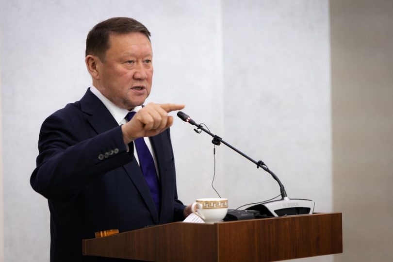 Аким Костанайской области отчитался перед депутатами