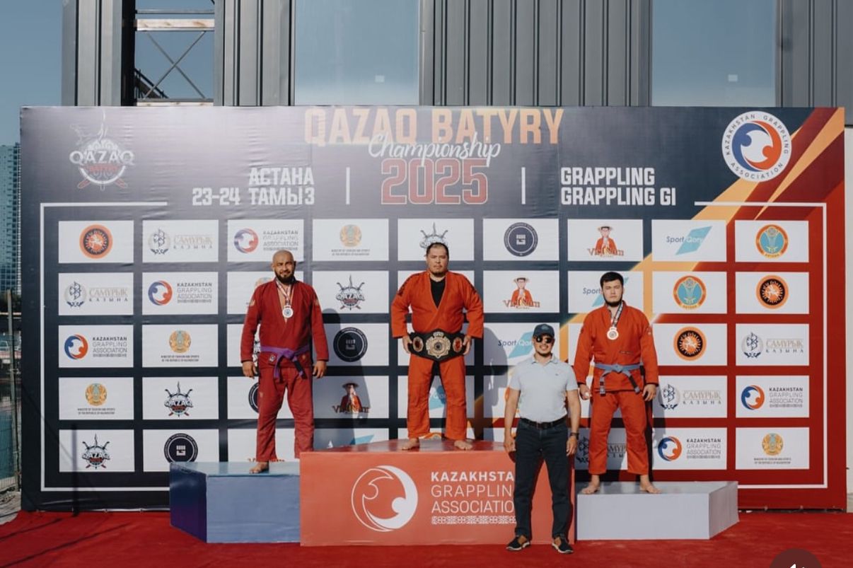 На чемпионате по грэпплингу “Qazaq Batyry” в Астане спортсмены Шымкента показали невероятные результаты!