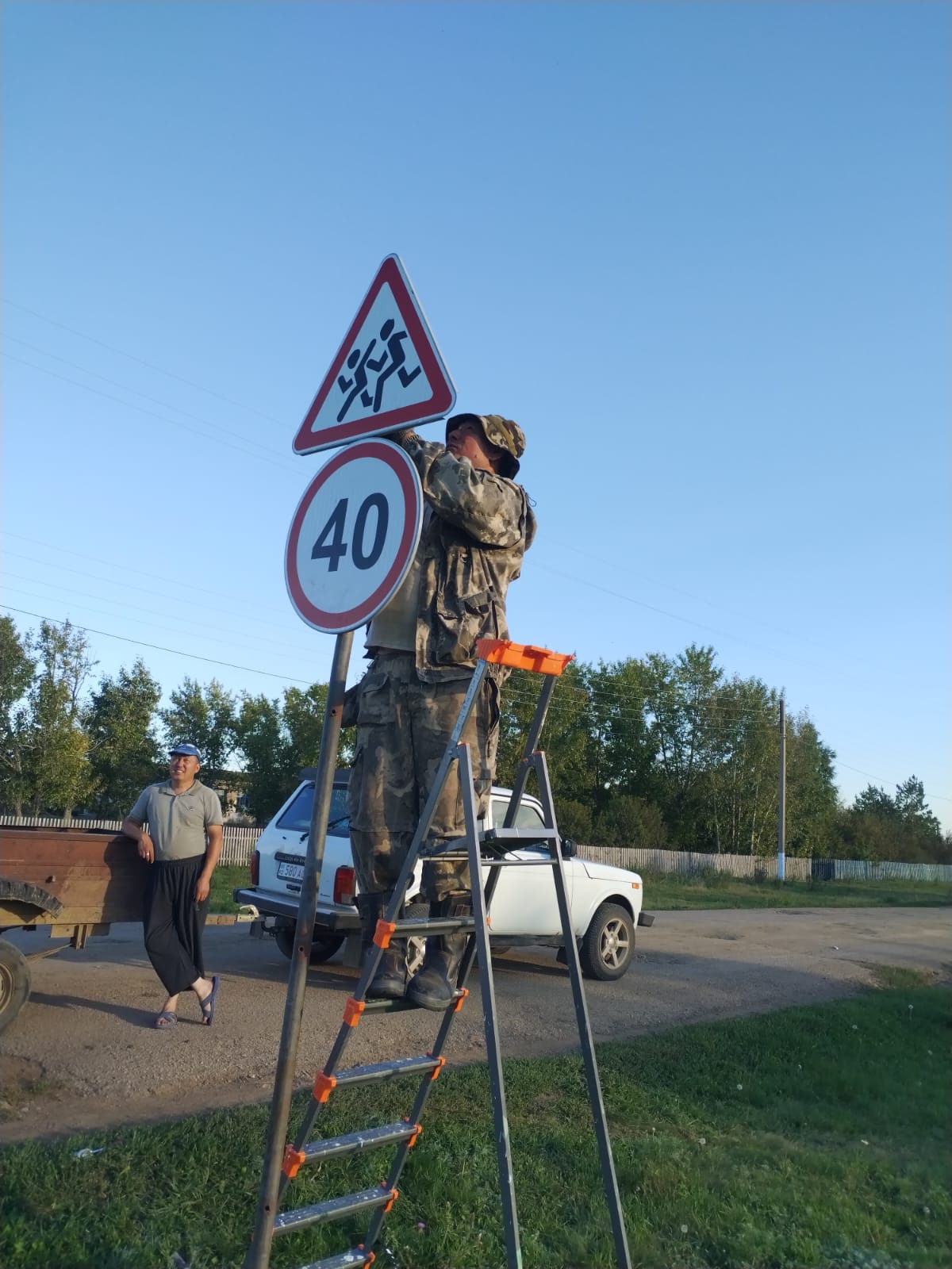 установка дорожных знаков