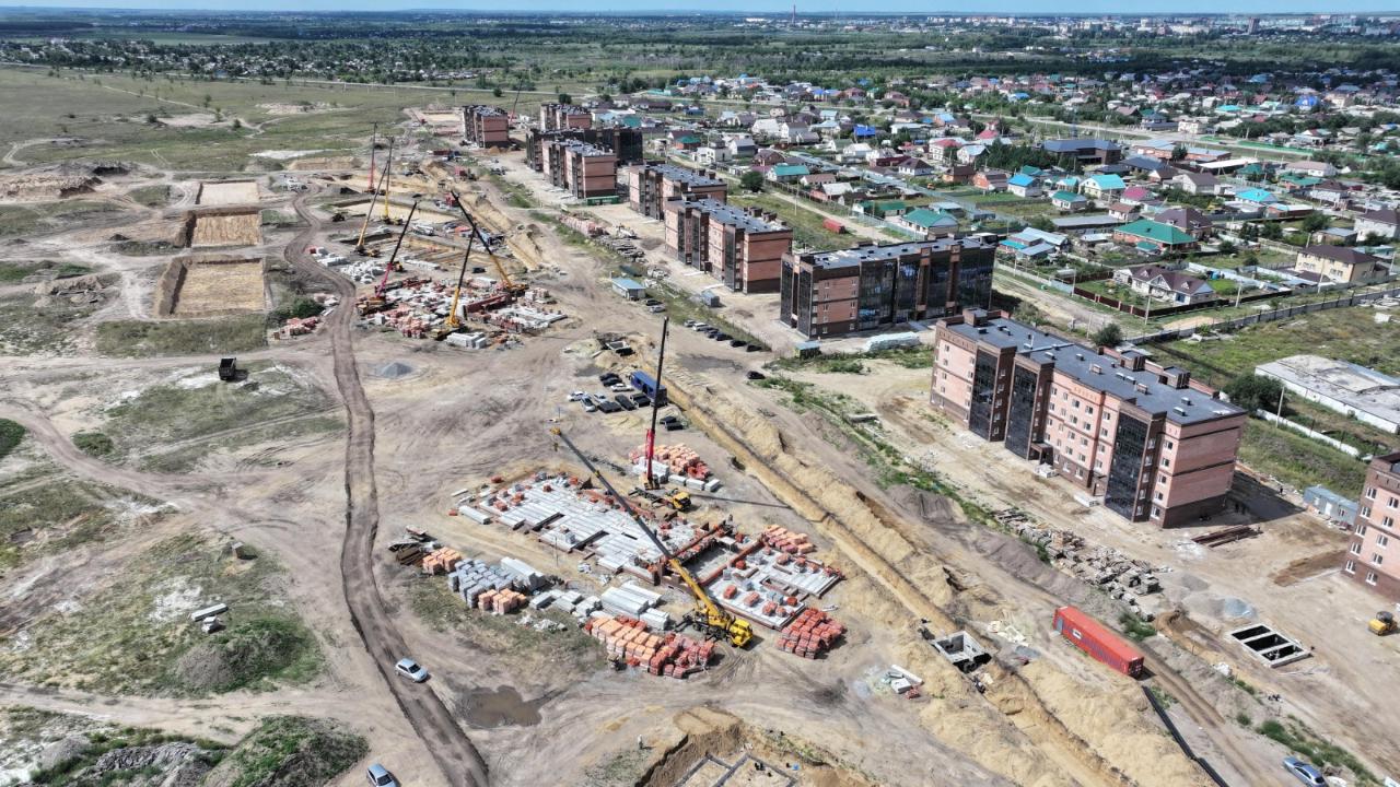 Аким Костанайской области проверил ход строительства в новых микрорайонах «Астана» и «Байтерек» на территории города Тобыл