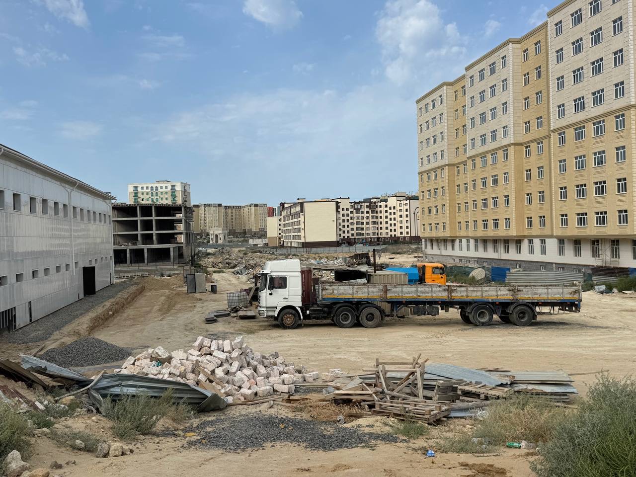 Благоустройство и чистота: в Актау прошло выездное совещание