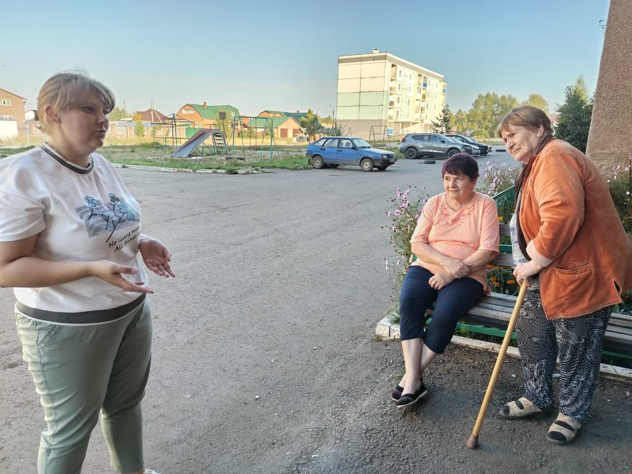 В ходе посещения объектов на участке депутат районного маслихата Андронюк В.И.  провела встречу с жителями