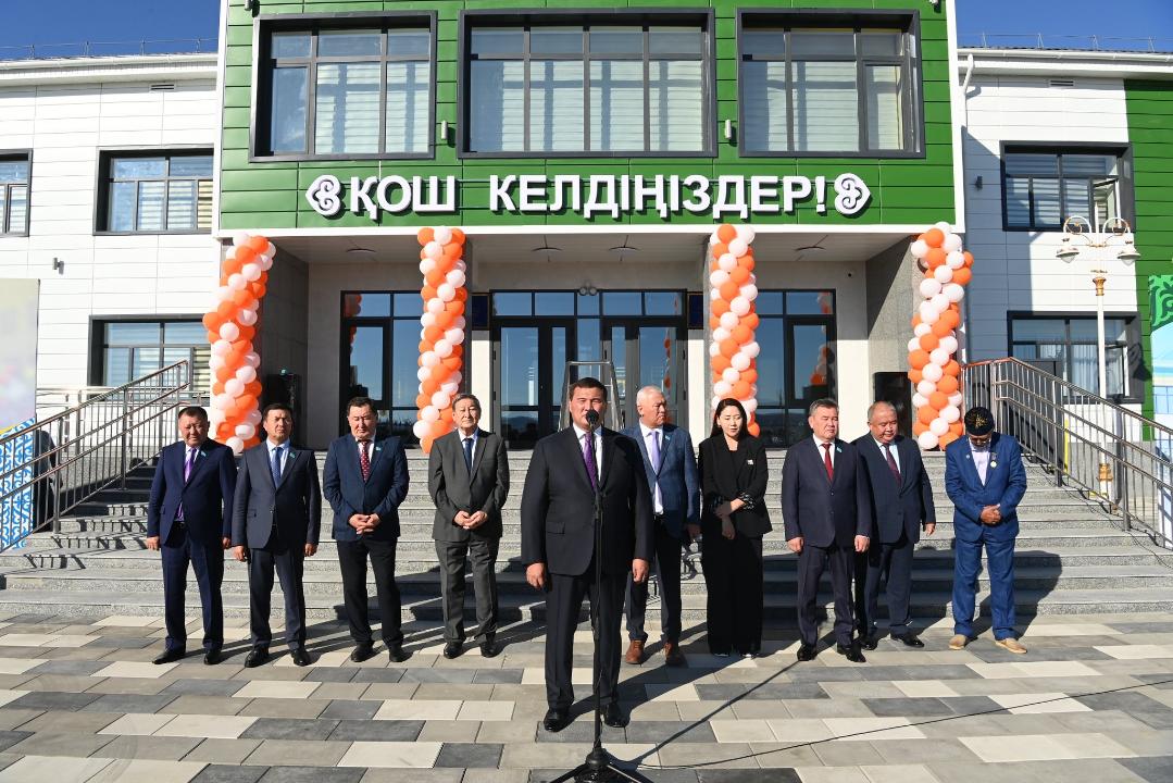 В поселке Саксаул открыта «Келешек мектебі» на 300 мест